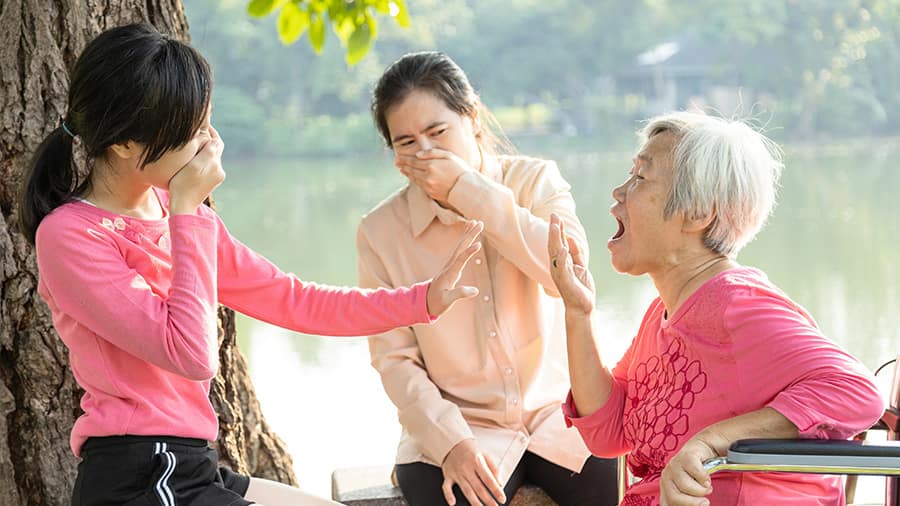 กลิ่นปาก - วิธีแก้กลิ่นปากส่วนผู้สูงอายุ