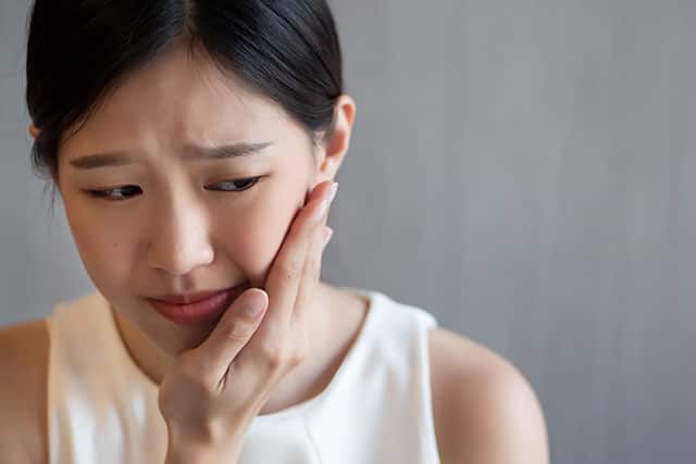 ปวดฟันหลังอุดฟันเป็นเรื่องปกติหรือไม่? สาเหตุที่พบบ่อยและวิธีแก้ไข