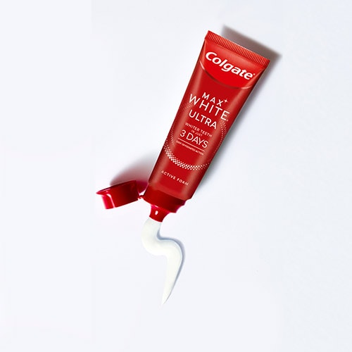 Colgate Max White Ultra Active Foam whitening toothpaste