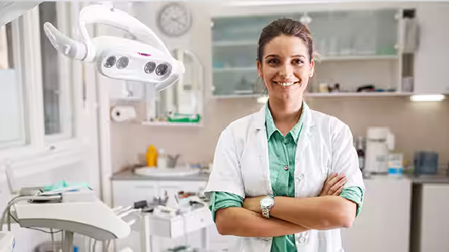 Dentista especializada