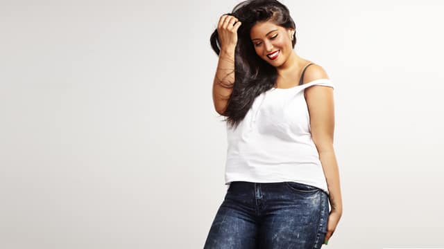 Mujer posando para una foto